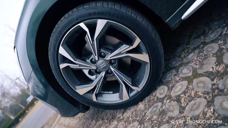 年轻人的购车首选 全新奥迪A3L变化不止一点