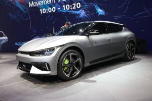 2021上海车展探馆丨起亚EV6 GT实拍 性能感出众 3.5秒破百