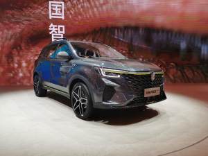 2021上海车展实拍：新款上汽荣威RX5 PLUS