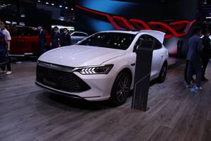 2021上海车展丨百公里油耗低至3.8升 比亚迪秦PLUS DM-i亮相