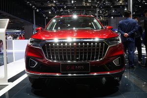 2021上海车展丨配备专属100周年标识 红旗HS5红色力量版亮相