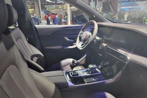 2.0T发动机加身 上海车展实拍捷途X90 PLUS