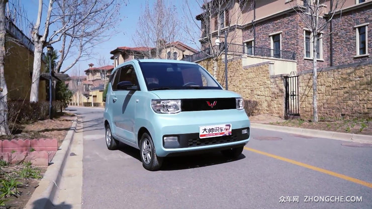 花老年代步车的钱 买一台五菱宏光MINI EV正规车不香吗？