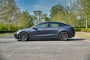 试驾特斯拉Model 3高性能版 不愧为最亲民的“灵魂剥离器”