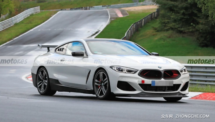 全新宝马M8 CSL 谍照曝光 大尾翼将运动贯彻到底