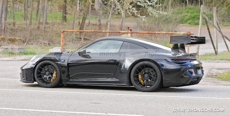 全新保时捷911 GT3 RS无伪谍照 夸张尾翼/有望年内发布