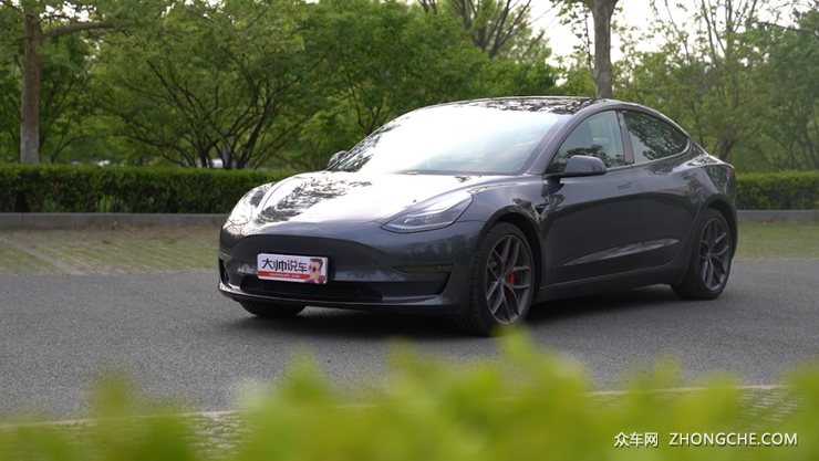 Model 3 高性能版3.3秒破百，花30万左右享百万级超跑性能车