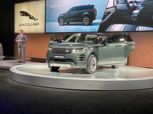 预售价39.00万起 2.0T+48V轻混 路虎揽胜极光L全球首发