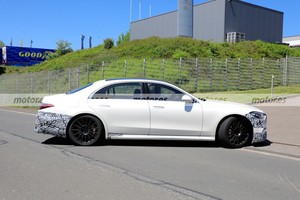 梅赛德斯-AMG S63e最新低伪谍照 预计年底发布