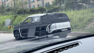 起亚全新纯电SUV谍照曝光 可能拥有三排座椅