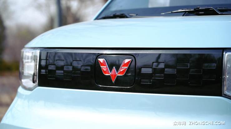 五菱Mini EV呆萌可爱 俘获钢铁直男青睐