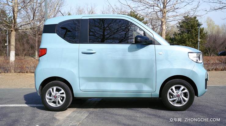 五菱Mini EV呆萌可爱 俘获钢铁直男青睐