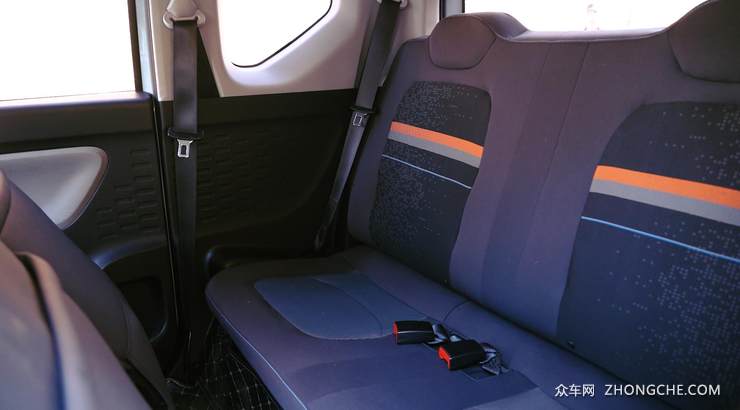 五菱Mini EV呆萌可爱 俘获钢铁直男青睐