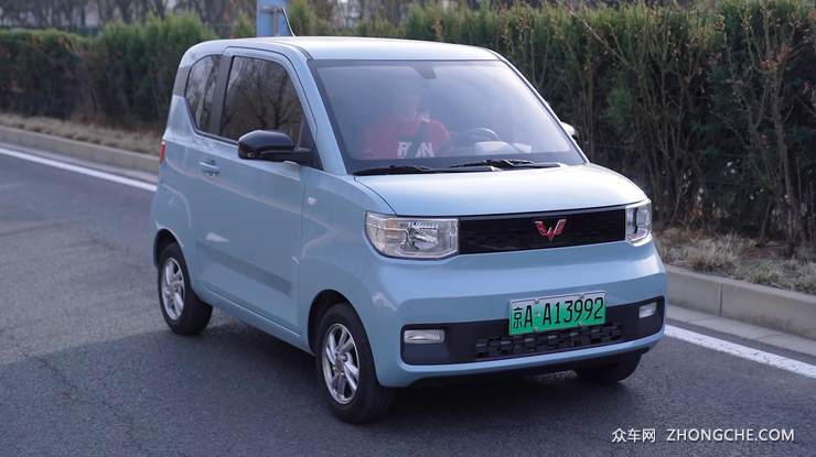 五菱Mini EV呆萌可爱 俘获钢铁直男青睐