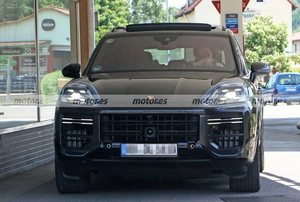 外观内饰微调 新款保时捷Cayenne最新谍照曝光 有望明年春季亮相