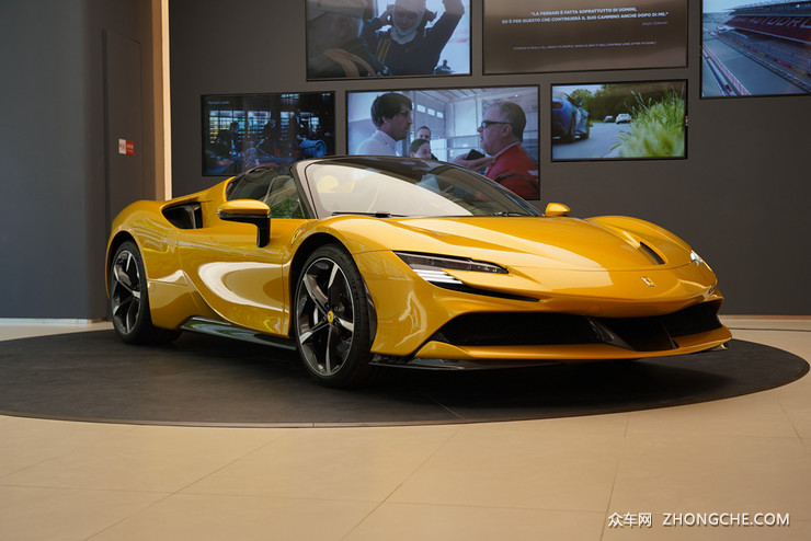 坐拥千匹马力的敞篷混动超跑 实拍法拉利SF90 Spider