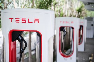 特斯拉中国首个光储充一体化超级充电站落地拉萨