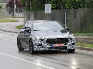 梅赛德斯-AMG A45中期改款低伪谍照曝光
