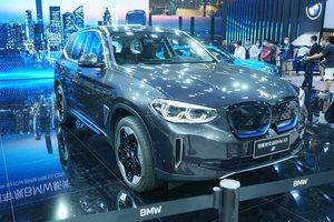 全新外形设计 有望明年首发 全新宝马3系电动版国内谍照首曝