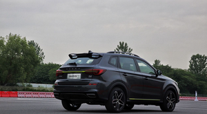 搭载上汽第二代蓝芯动力总成 新款荣威RX5 PLUS将于今日上市