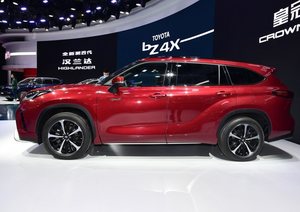 预售价28万元起 悬挂皇冠车标 一汽丰田皇冠陆放有望8月18日上市