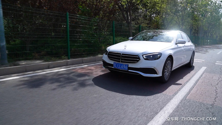 中大型豪华车标杆  2021款奔驰E300L内外兼修