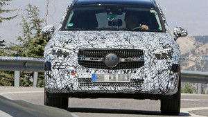 全新奔驰GLC最新谍照曝光 推插混版车型/明年初亮相