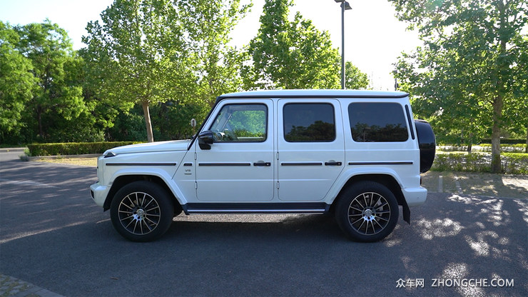 它不是很大 但你一定心甘情愿被它渣 试驾奔驰G500