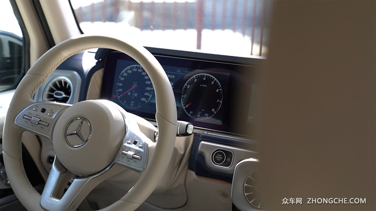 它不是很大 但你一定心甘情愿被它渣 试驾奔驰G500