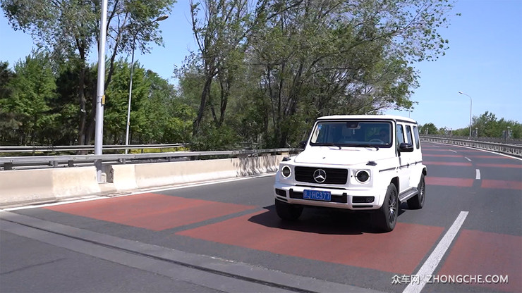 它不是很大 但你一定心甘情愿被它渣 试驾奔驰G500