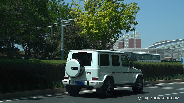 它不是很大 但你一定心甘情愿被它渣 试驾奔驰G500