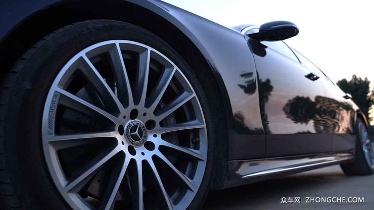 全新奔驰S500L  一次满足你对“好男人”的所有幻想