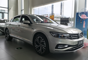 专属身份标识 一汽-大众迈腾30周年纪念版上市 售价23.33万元