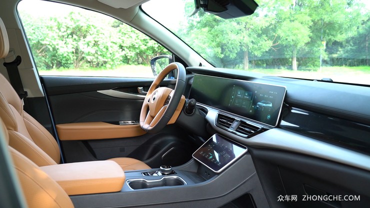 20万级 首款无人驾驶量产车威马W6不止能自动停车