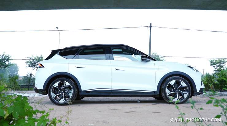 全面发展  极狐阿尔法T试驾后你会爱上的电动车