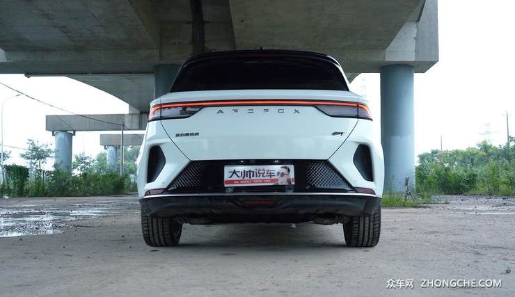 全面发展  极狐阿尔法T试驾后你会爱上的电动车