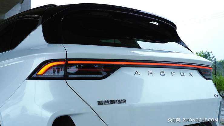 全面发展  极狐阿尔法T试驾后你会爱上的电动车