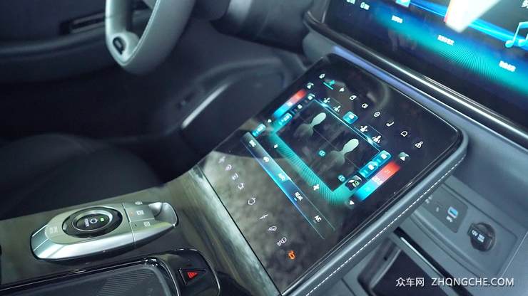 全面发展  极狐阿尔法T试驾后你会爱上的电动车