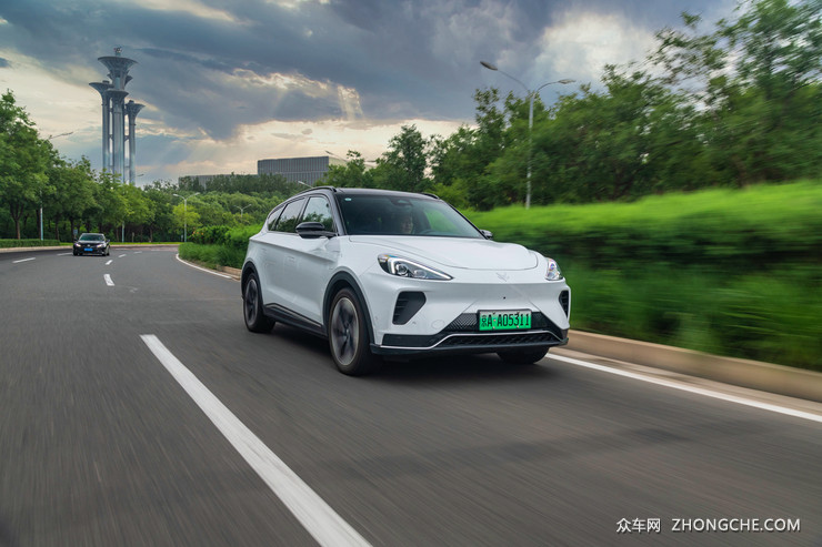 全面发展  极狐阿尔法T试驾后你会爱上的电动车