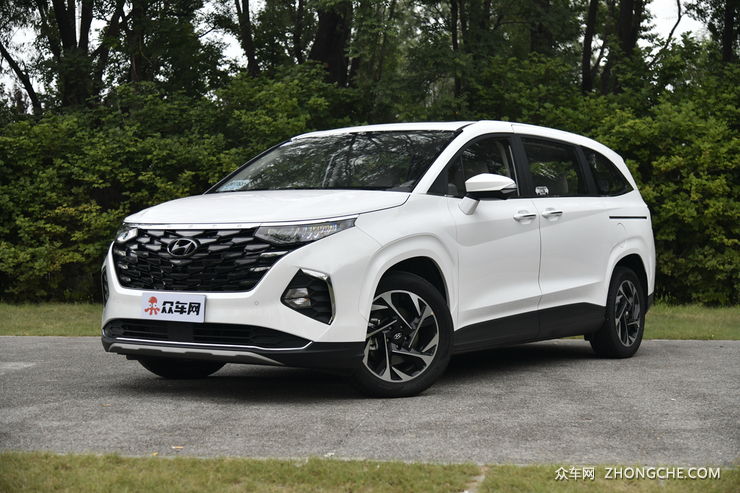 新兵到岗报道 试驾北京现代库斯途