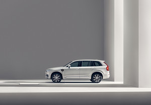 新款沃尔沃XC90上市 售63.89-89.49万元 动力调整