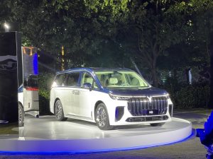 2021广州车展丨明年将推出全新轿车车型 岚图梦想家/岚图FREE城市版亮相