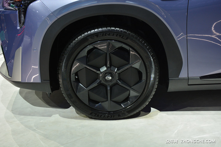 广汽埃安AION LX PLUS将在1月6日上市 续航1008km 2.9s破百
