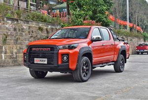 康明斯2.0T柴油发动机+采埃孚8AT 福田驭炮大将军上市售13.48万元起