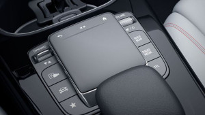 新款奔驰A级取消中控触摸板 有望融入手势控制功能