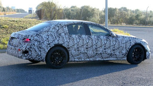 向奔驰S级看齐 标配48V轻混系统 新款奔驰E级假想图曝光