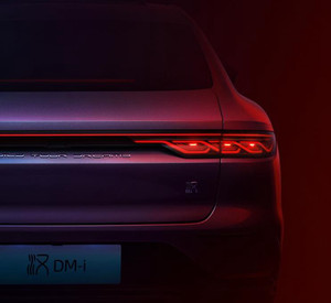 2022款比亚迪汉预告图 换装贯穿式中国结样式尾灯 近期开启预售