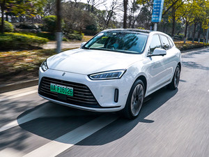 小心它弹射 试驾AITO问界M5 四驱旗舰版