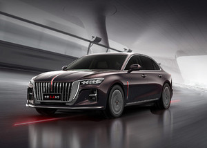 新一代红旗H5官图发布 外观神似小号H9 或搭2.0T发动机 年内上市