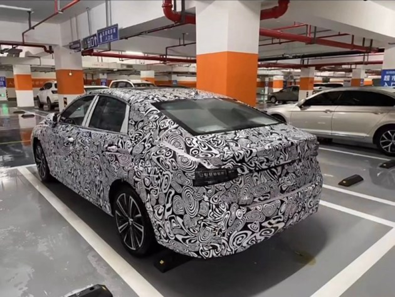 奇瑞代号m1e全新轿车谍照曝光 售价有望10万元起 或二季度上市